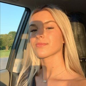 Meet your Posher, Avery